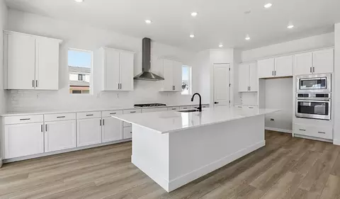 Kitchen - 432 E 4290 S, Washington, UT 84780 photo 1 of 2