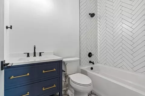 Bath - Jeremiah Ct, Hickory, NC 28601 photo 1 of 6