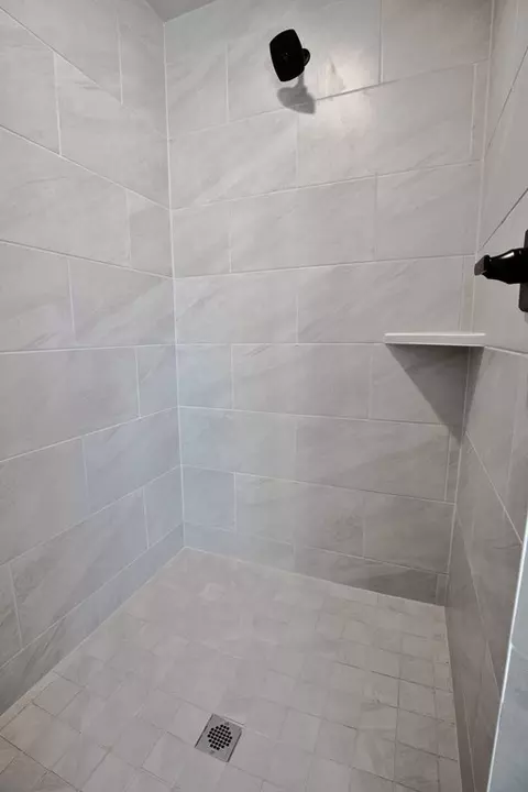 Bath - 2920 E Northampton St, Broken Arrow, OK 74014 photo 8 of 11