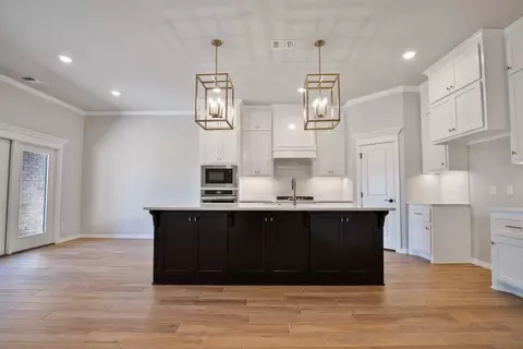 Kitchen - 2920 E Northampton St, Broken Arrow, OK 74014 photo 5 of 6