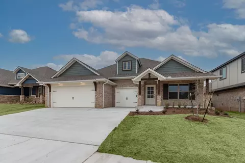 Exterior - 2920 E Northampton St, Broken Arrow, OK 74014 photo 3 of 25