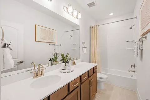 Bath - 300 Bluestem Dr, Euless, TX 76039 photo 2 of 4