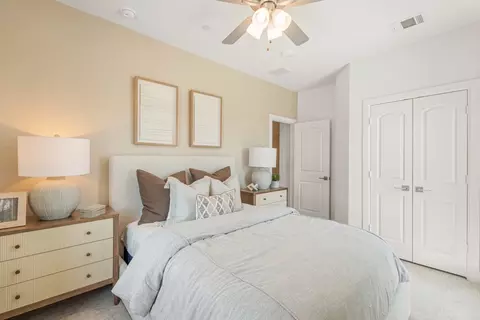 Bedroom - 300 Bluestem Dr, Euless, TX 76039 photo 3 of 6