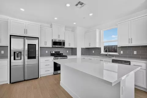 Kitchen - 4755 Bald Eagle Ct, Lathrop, CA 95330 photo 1 of 7