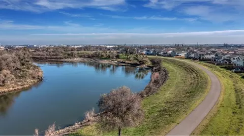 View/Area - 4755 Bald Eagle Ct, Lathrop, CA 95330 photo 6 of 11