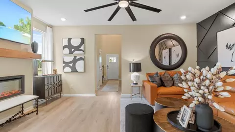 Entry Way - 88 Hydrangea Cir, Fairburn, GA 30213 photo 3 of 5
