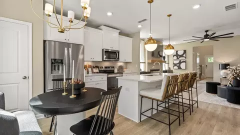 Kitchen - 88 Hydrangea Cir, Fairburn, GA 30213 photo 3 of 4