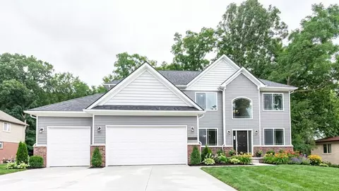 Exterior - 930 E Drahner Rd, Oxford, MI 48371 photo 3 of 12