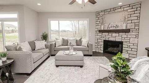 Living - 930 E Drahner Rd, Oxford, MI 48371 photo 2 of 4