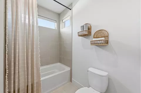 Bath - 3896 Viggo Way, Dublin, CA 94568 photo 5 of 7