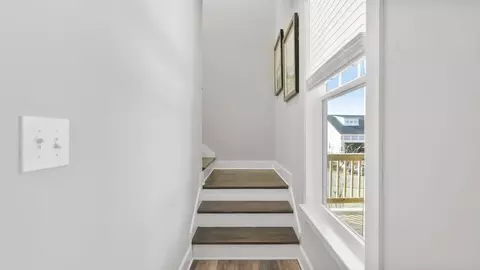 Entry Way - 504 Broad Creek Ct, Seneca, SC 29678 photo 4 of 4