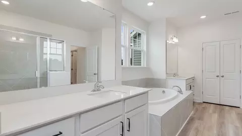 Bath - 4420 Bragg Rd, Durham, NC 27704 photo 2 of 3