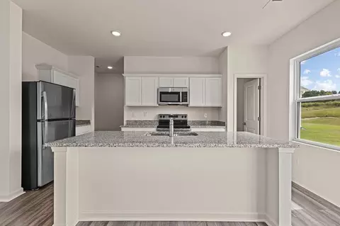 Kitchen - 404 Otway Loop, Bethlehem, GA 30620 photo 2 of 3