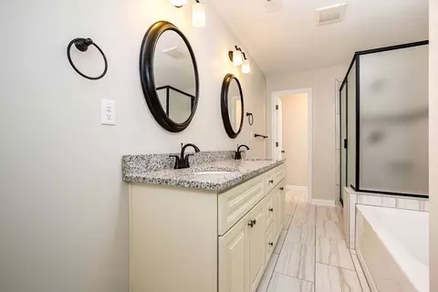 Bath - 234 Hall Rd, Hampton, VA 23664 photo 5 of 6