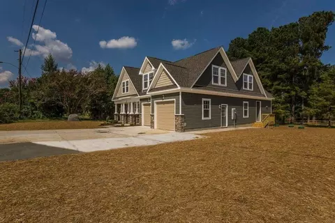 Exterior - 234 Hall Rd, Hampton, VA 23664 photo 4 of 12
