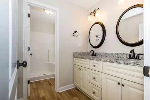 Bath - 234 Hall Rd, Hampton, VA 23664 photo 6 of 6
