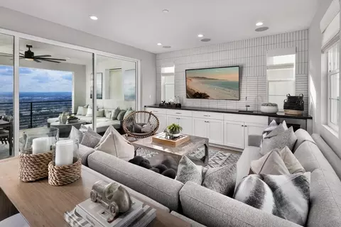 Living - 2195 Sagebrush Lp, Montebello, CA 90640 photo 2 of 5