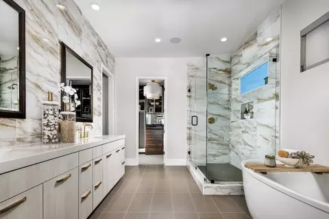 Bath - 2195 Sagebrush Lp, Montebello, CA 90640 photo 2 of 2