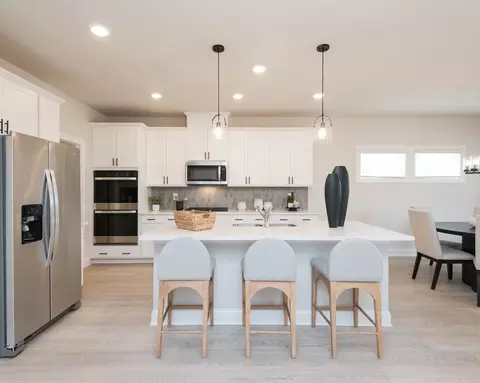 866 Misty Hollow Trl, Lawrenceville, GA 30045
