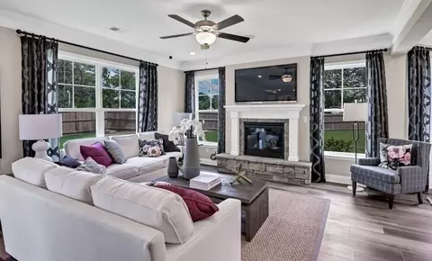 Living - 3170 Three Chopt Rd, Gum Spring, VA 23065 photo 6 of 7