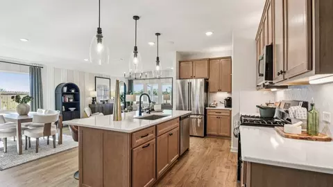 Kitchen - 2719 Echinacea Path, Converse, TX 78109 photo 3 of 5