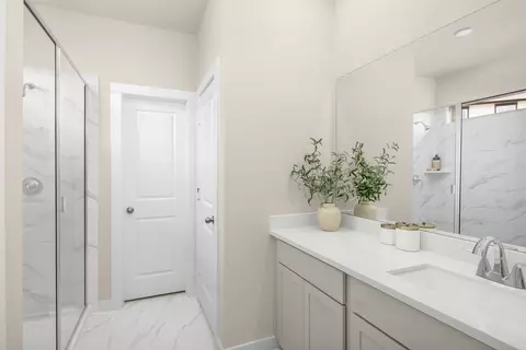 Bath - 3522 Cardinal Pointe Dr, Angleton, TX 77515 photo 1 of 4