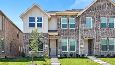5228 Springlake Pkwy, Haltom City, TX 76117