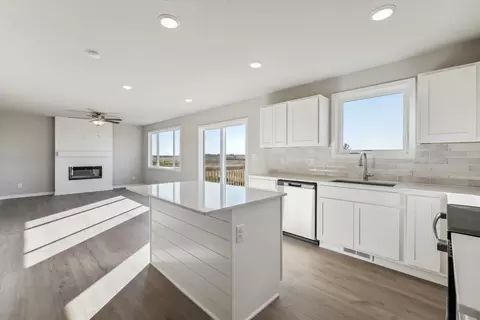 Kitchen - White Oak Ln, Granger, IA 50109 photo 2 of 3