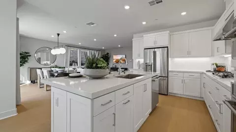 Kitchen - 619 Guy Turner Dr, Camarillo, CA 93010 photo 3 of 7