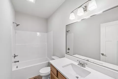 Bath - Fairfield Dr, Ankeny, IA 50023 photo 1 of 1
