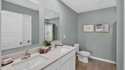 Bath - 400 Chambers Ave, Yulee, FL 32097 photo 3 of 4