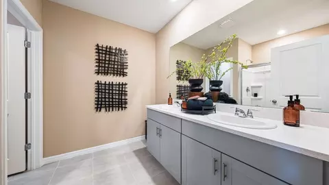 Bath - 13329 Commons Ave, Parrish, FL 34219 photo 1 of 4