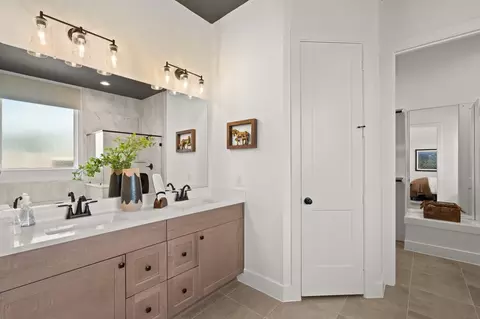Bath - 411 Aztec Cave Dr, New Caney, TX 77357 photo 3 of 5