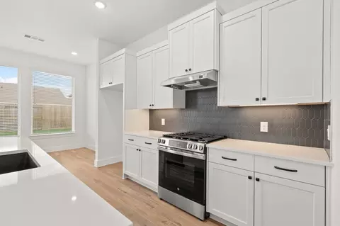Kitchen - 411 Aztec Cave Dr, New Caney, TX 77357 photo 3 of 4