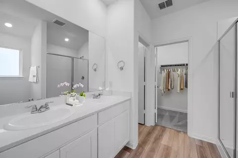 Bath - 1464 Django Dr, Haslet, TX 76052 photo 4 of 18
