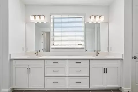 Bath - 3776 142nd Ter E, Parrish, FL 34219 photo 1 of 3