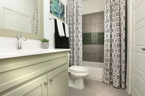 Bath - 2012 Grey Birch Pl, Aledo, TX 76008 photo 3 of 4
