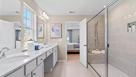 Bath - 200 Chiswick Loop, Stockbridge, GA 30281 photo 4 of 6