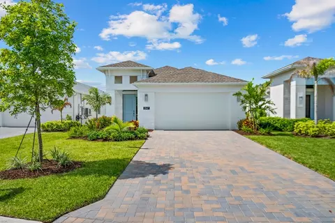 2147 Falls Mnr, Vero Beach, FL 32967