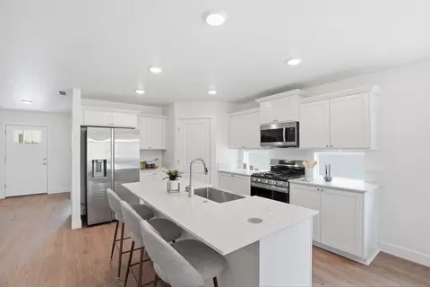21256 SE Rosengarth Dr, Bend, OR 97702