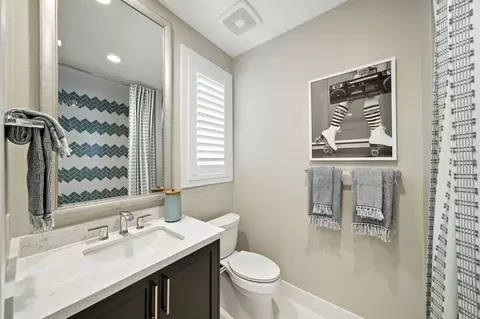 Bath - 1950 Mary Way, Dublin, CA 94568 photo 9 of 10