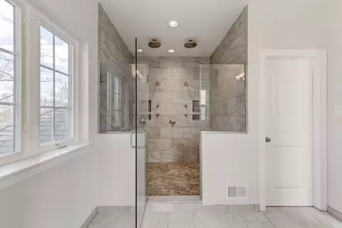 Bath - 7211 Brooklyn Bridge Rd, Laurel, MD 20707 photo 4 of 5