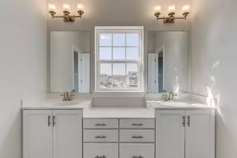 Bath - 7211 Brooklyn Bridge Rd, Laurel, MD 20707 photo 2 of 5