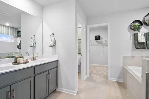 Entry Way - 214 E Millbrook Dr, Spring Hill, TN 37174 photo 8 of 12