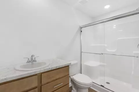 Bath - 879 S Orchard Way, Springfield, MO 65802 photo 1 of 4