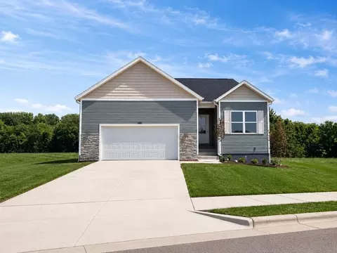 Exterior - 879 S Orchard Way, Springfield, MO 65802 photo 6 of 7
