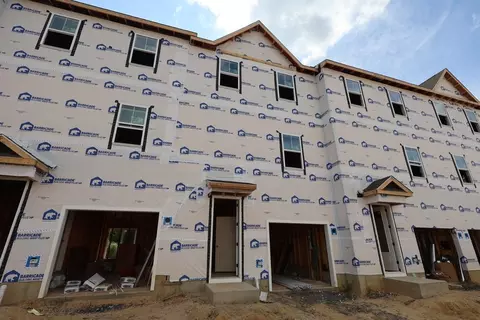 Exterior - 44 Silverbell Ave, Berlin, NJ 08009 photo 2 of 5