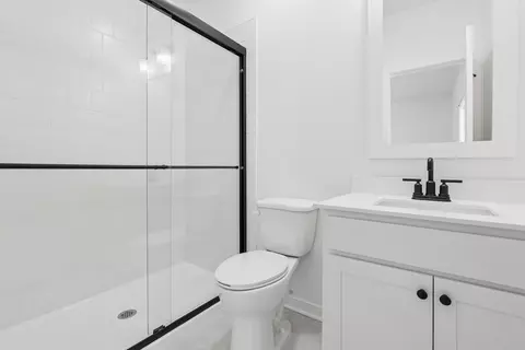Bath - 44 Silverbell Ave, Berlin, NJ 08009 photo 2 of 4