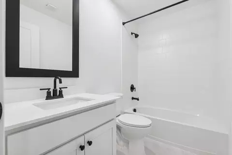 Bath - 44 Silverbell Ave, Berlin, NJ 08009 photo 3 of 4