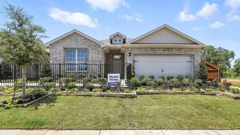 101 Tyler St, Grandview, TX 76050